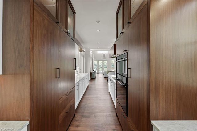 8057 Via Vecchia, Naples, FL 34108