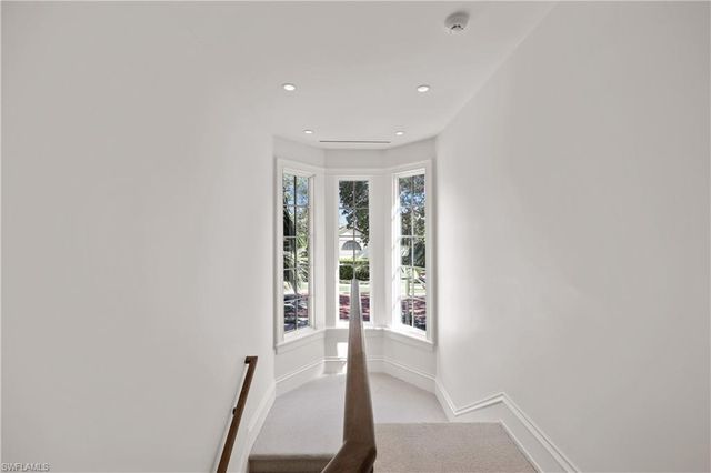 8057 Via Vecchia, Naples, FL 34108