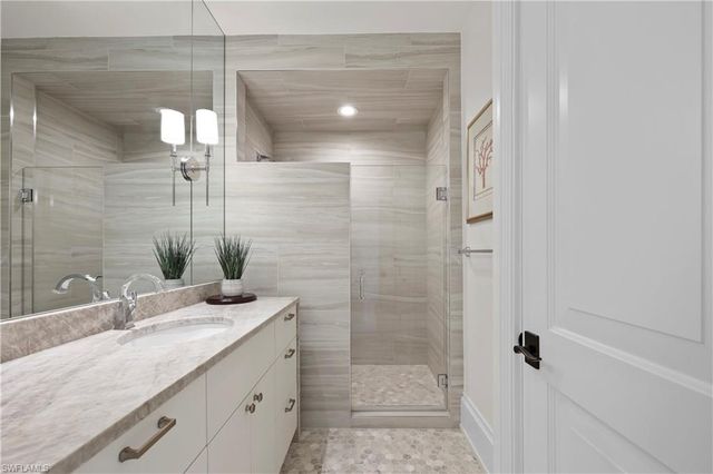 8057 Via Vecchia, Naples, FL 34108