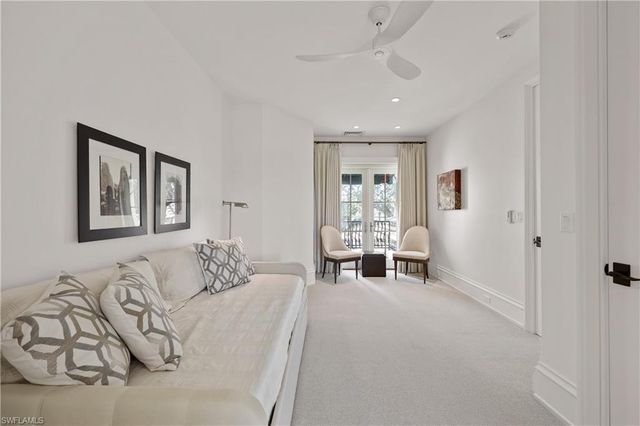 8057 Via Vecchia, Naples, FL 34108