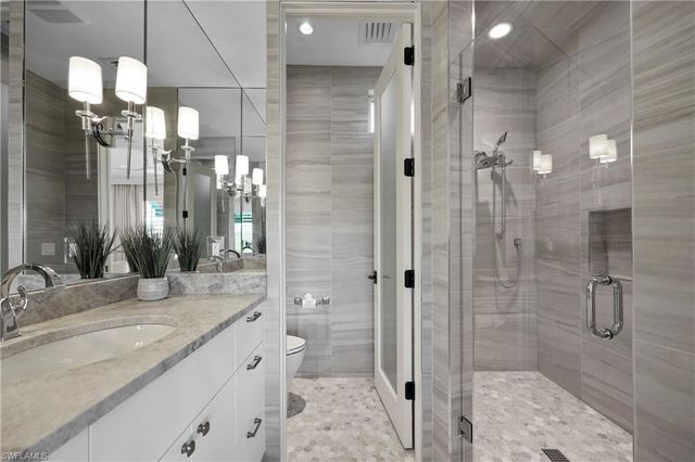 8057 Via Vecchia, Naples, FL 34108