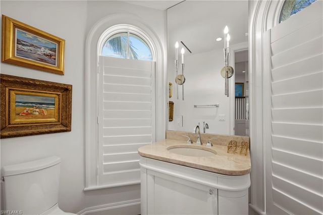 8057 Via Vecchia, Naples, FL 34108