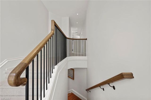 8057 Via Vecchia, Naples, FL 34108