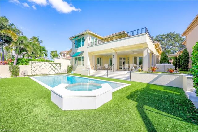 8057 Via Vecchia, Naples, FL 34108