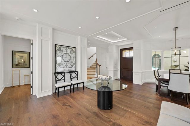 8057 Via Vecchia, Naples, FL 34108