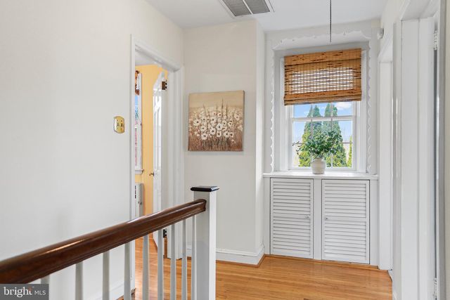 242 N ROLLING RD, Springfield, PA 19064