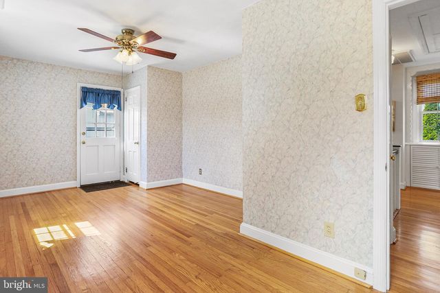 242 N ROLLING RD, Springfield, PA 19064