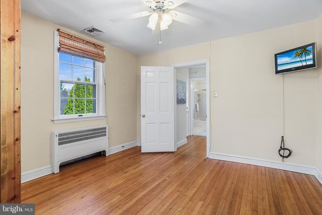 242 N ROLLING RD, Springfield, PA 19064