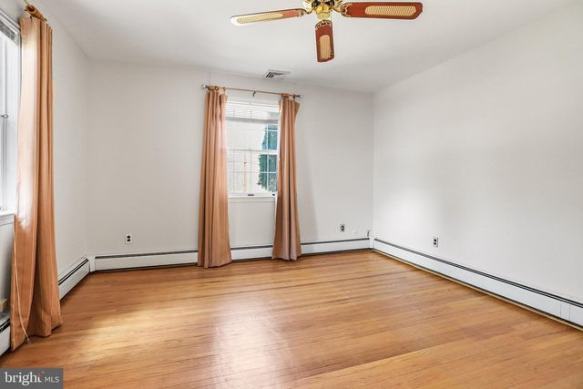 242 N ROLLING RD, Springfield, PA 19064