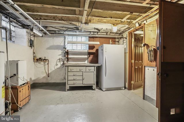 242 N ROLLING RD, Springfield, PA 19064
