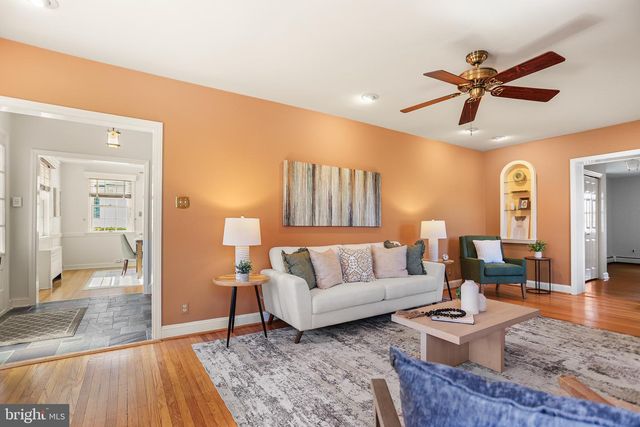 242 N ROLLING RD, Springfield, PA 19064