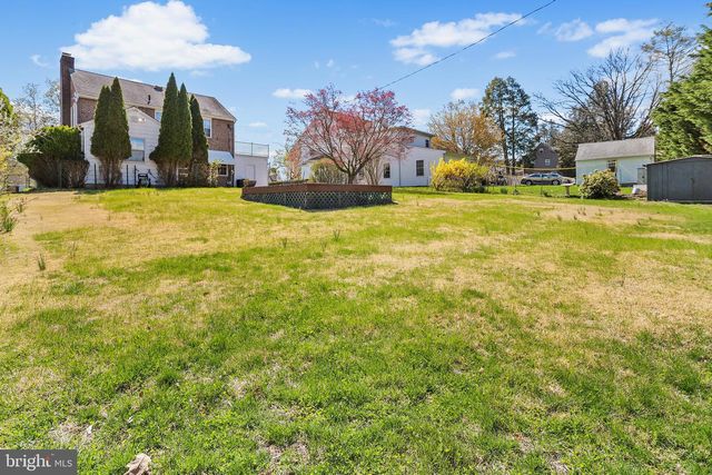 242 N ROLLING RD, Springfield, PA 19064