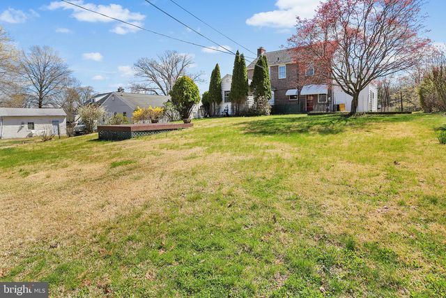 242 N ROLLING RD, Springfield, PA 19064