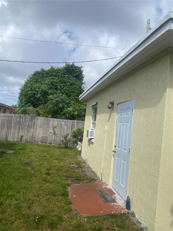 115 NE 192nd St 1, Miami, FL 33179