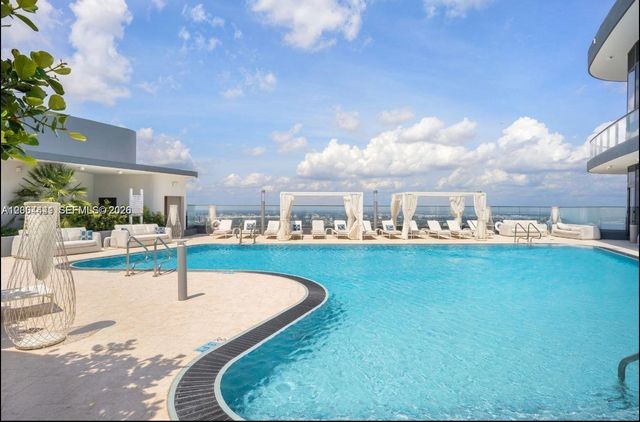 1000 Brickell Plz 4207, Miami, FL 33131