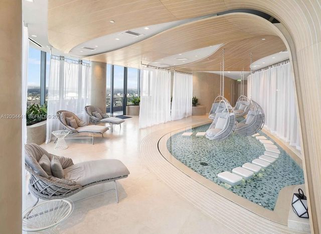 1000 Brickell Plz 4207, Miami, FL 33131