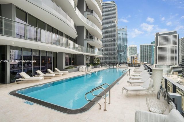 1000 Brickell Plz 4207, Miami, FL 33131