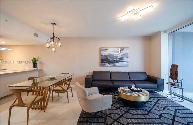 1000 Brickell Plz 4207, Miami, FL 33131