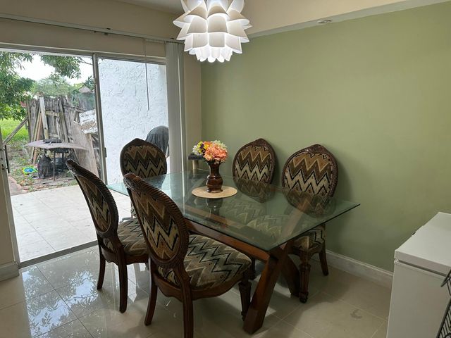 7424 NW 75th Street, Tamarac, FL 33321