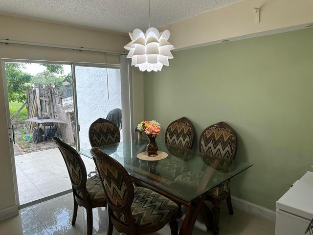 7424 NW 75th Street, Tamarac, FL 33321