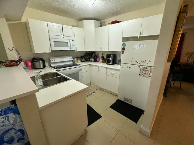 7424 NW 75th Street, Tamarac, FL 33321
