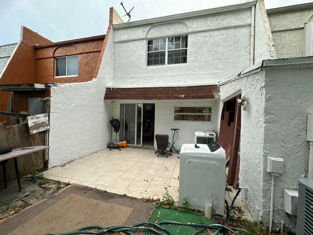 7424 NW 75th Street, Tamarac, FL 33321