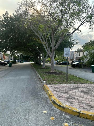 7424 NW 75th Street, Tamarac, FL 33321