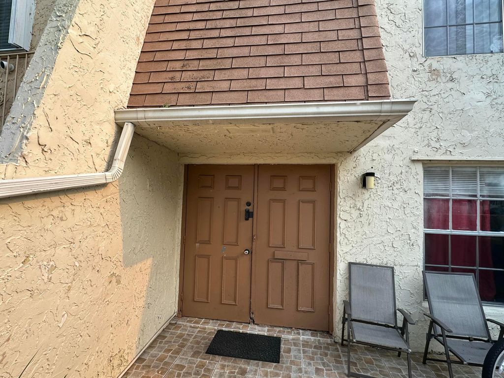 7424 NW 75th Street, Tamarac, FL 33321