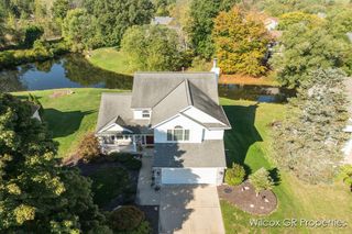 1041 Dogwood Meadows Drive SE, Ada, MI 49301