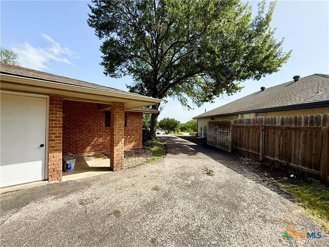 705 Woodcrest Circle, New Braunfels, TX 78130