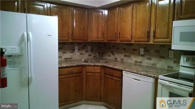 620 ASPEN DR, Plainsboro, NJ 08536