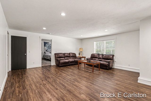 1294 Tall Tree Lane, Muskegon, MI 49445