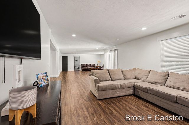 1294 Tall Tree Lane, Muskegon, MI 49445