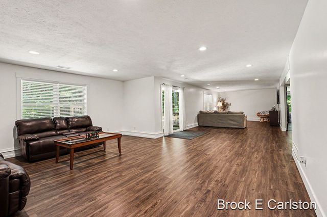 1294 Tall Tree Lane, Muskegon, MI 49445