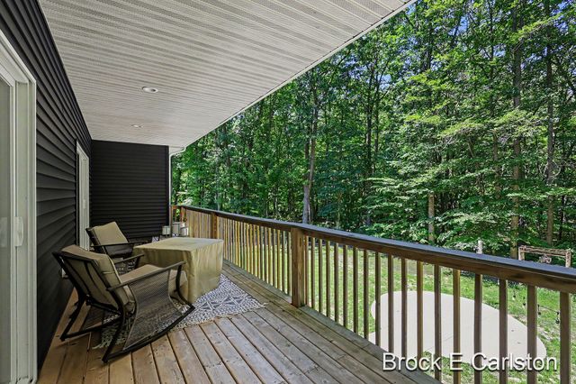 1294 Tall Tree Lane, Muskegon, MI 49445