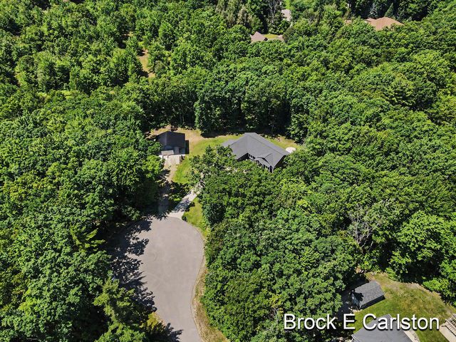 1294 Tall Tree Lane, Muskegon, MI 49445