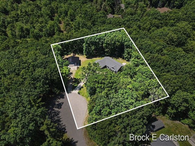1294 Tall Tree Lane, Muskegon, MI 49445