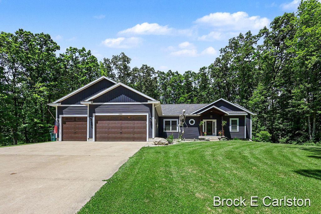 1294 Tall Tree Lane, Muskegon, MI 49445