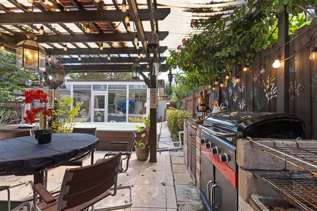 4331 SW 7th St, Miami, FL 33134