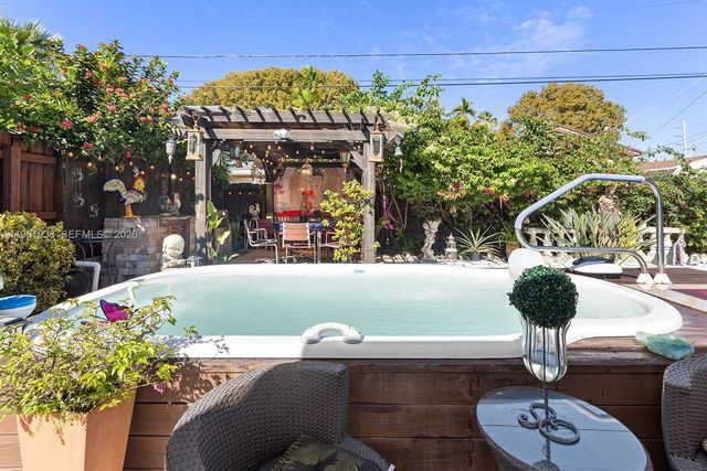 4331 SW 7th St, Miami, FL 33134