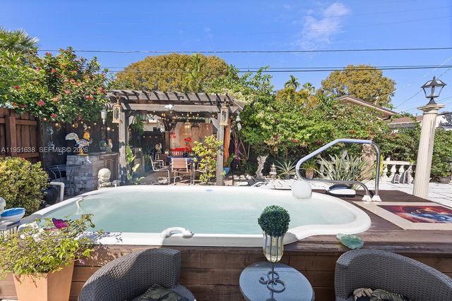 4331 SW 7th St, Miami, FL 33134