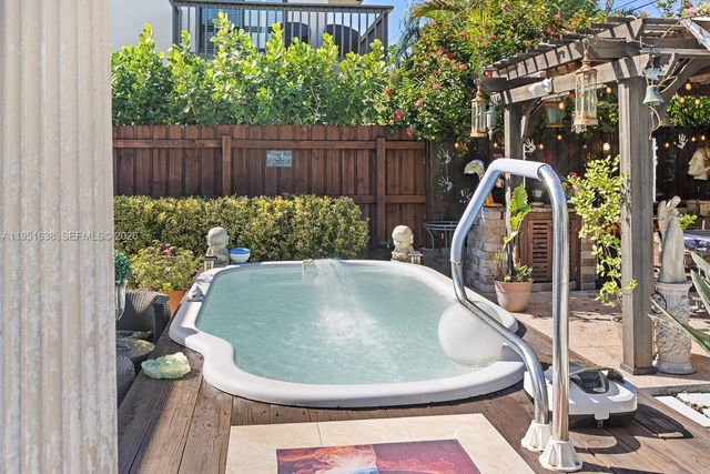 4331 SW 7th St, Miami, FL 33134