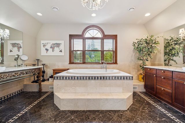 41 Pleasant Street, Woodstock, VT 05091