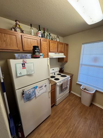 306 E 2nd St, Van Horn, TX 79855