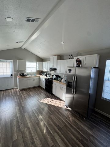 306 E 2nd St, Van Horn, TX 79855