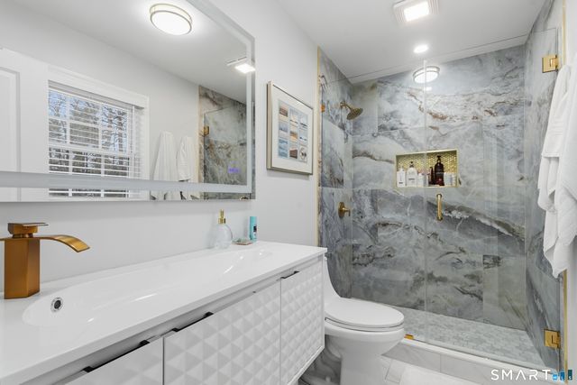 5 Nyselius Place, Stamford, CT 06905