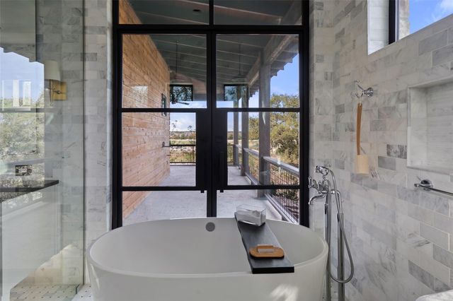 510 Blanco River Ranch RD, San Marcos, TX 78666