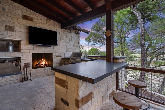 510 Blanco River Ranch RD, San Marcos, TX 78666