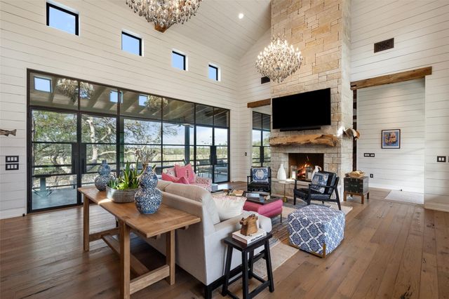 510 Blanco River Ranch RD, San Marcos, TX 78666