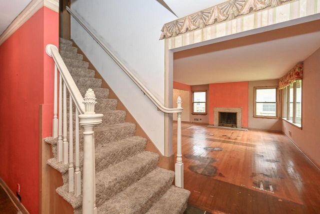 2020 Menomonee River PARKWAY, Wauwatosa, WI 53226